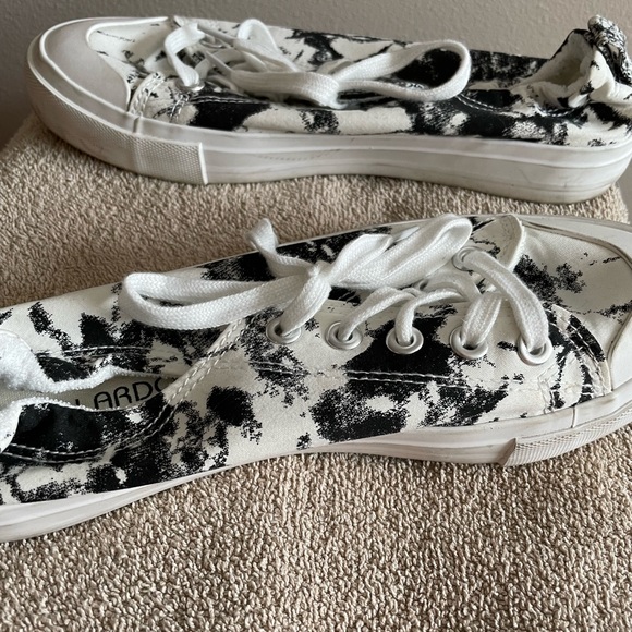 Women’s canvas shoes. - Picture 2 of 5